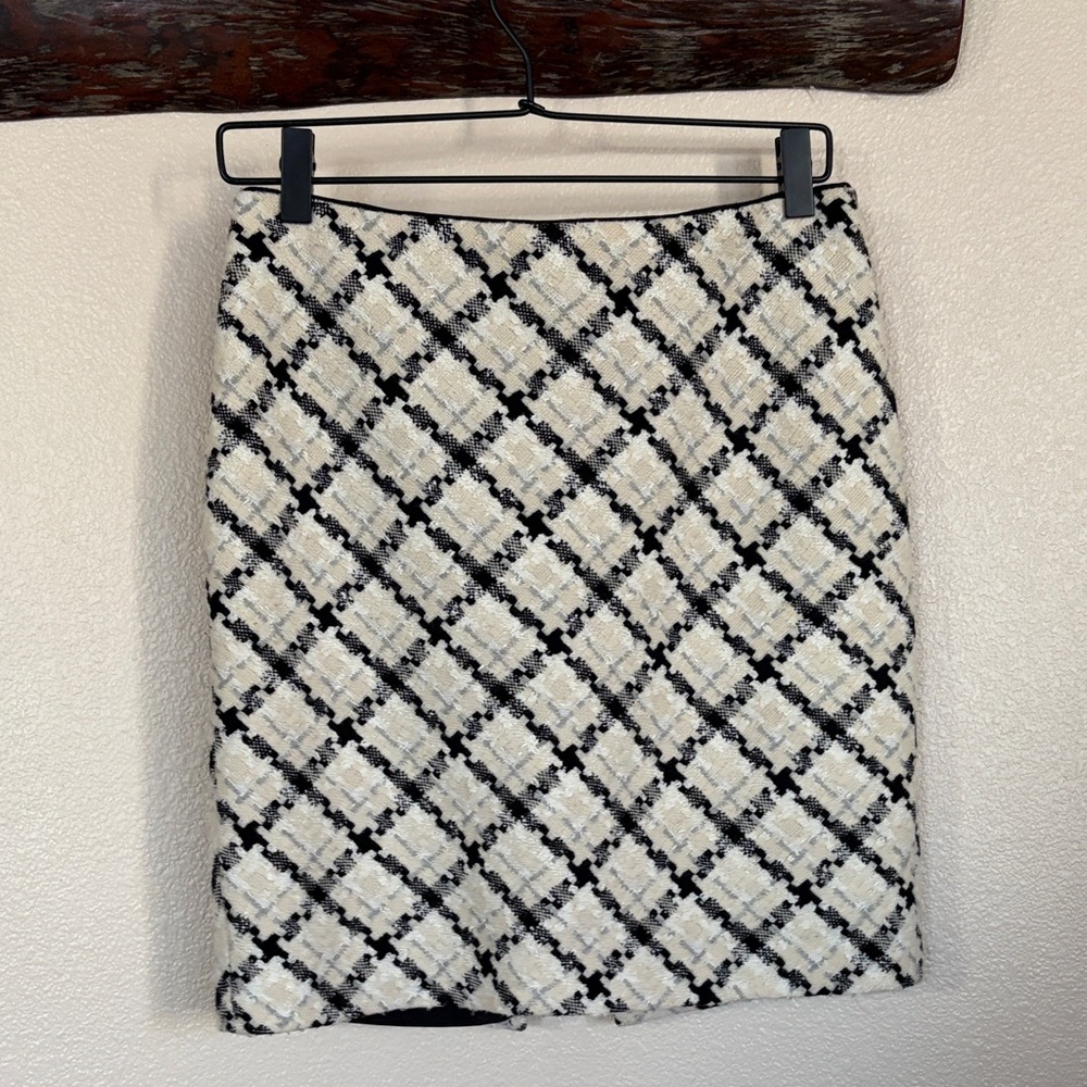 White House Black Market Skirt